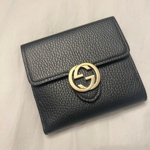 AUTHENTIC GUCCI: GG interlocking silver and black wallet!